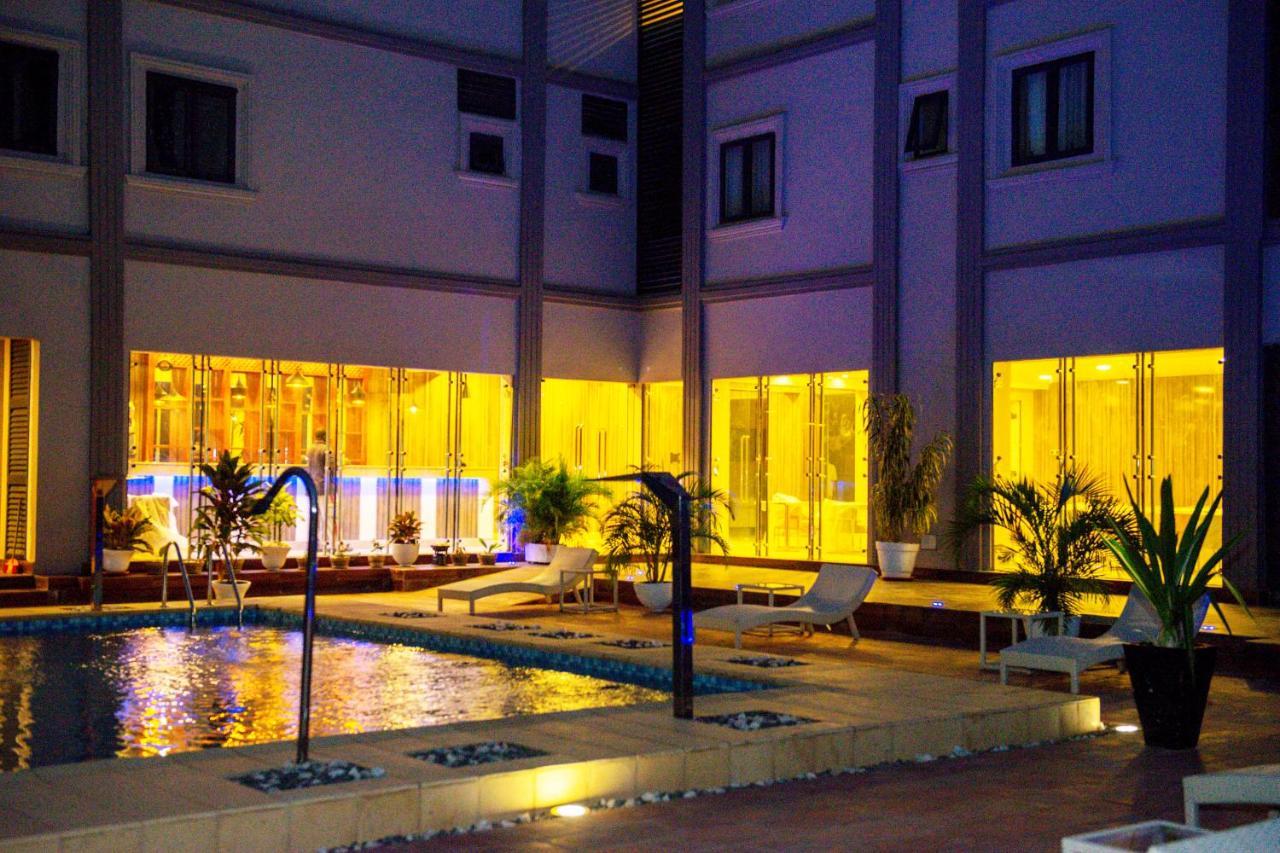 El Doria Hotel Lomé Esterno foto