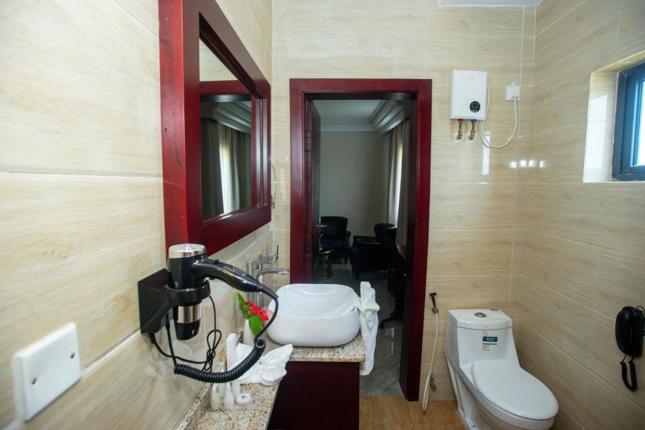 El Doria Hotel Lomé Esterno foto