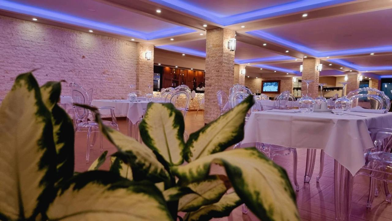 El Doria Hotel Lomé Esterno foto